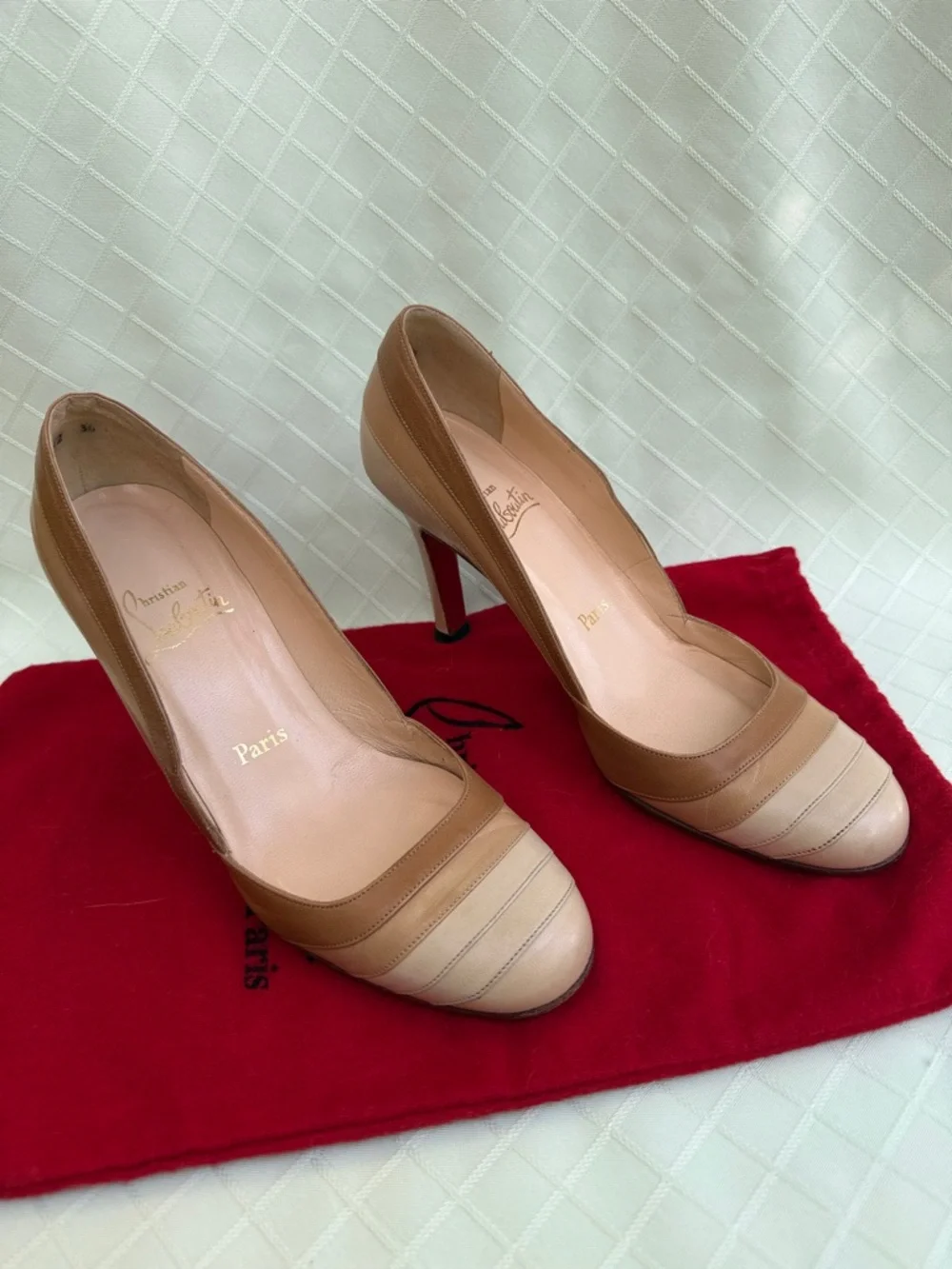 Vintage Christian Louboutin Two-Tone Tan and Cream Leather Pumps with Dust Bag